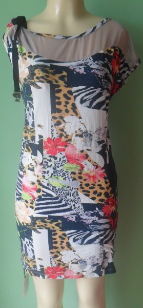Vestido curto preto