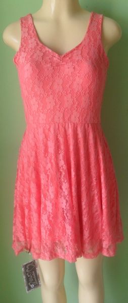 Vestido de renda rosa